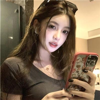 有秘密的她